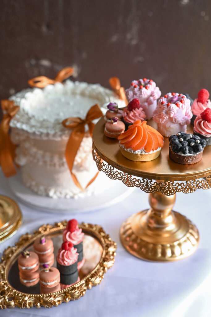esküvői torta és desszertasztal